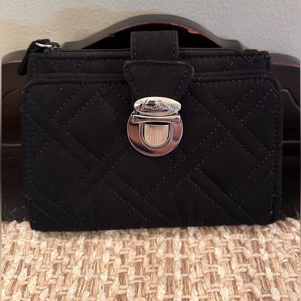 Vera Bradley Pushlock Wallet Bifold Wallet in Classic Quilted Black Zip Pocket - Picture 1 of 9